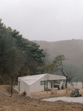 Sayuwon Park Visiting Center Gate