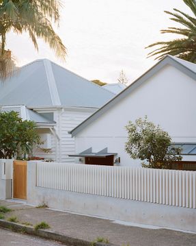 Lee House