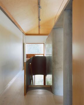 Lee House