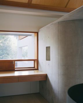 Lee House