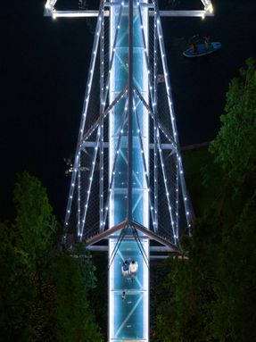 Edenland Pedestrian Bridge In Luxelakes