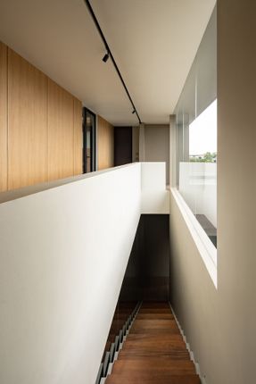 O4 House