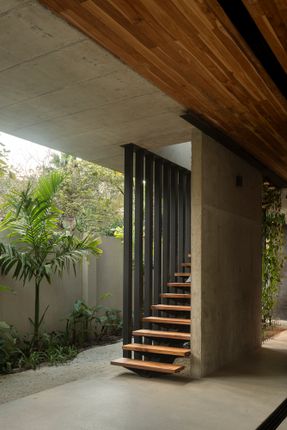 Calma House