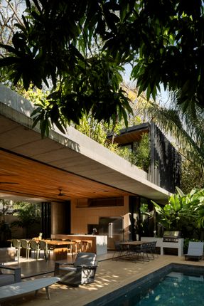 Calma House