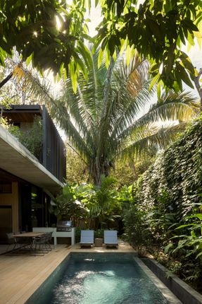 Calma House