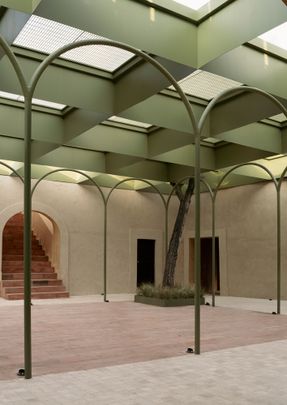 JGG I Commercial Plaza