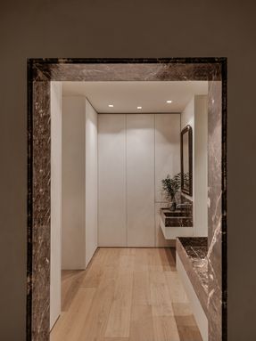 Diagonal Apartment