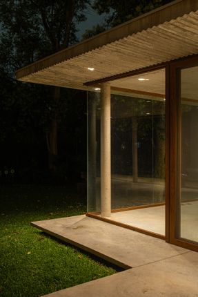 Leloir Studio Pavilion