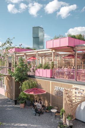 Remise Rosa Complex