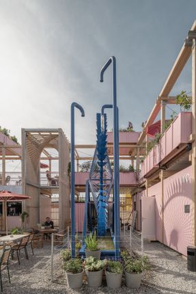 Remise Rosa Complex