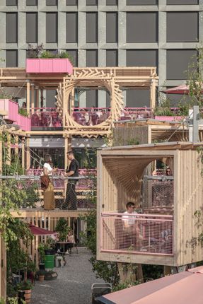 Remise Rosa Complex