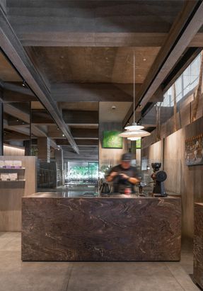 Jordnära Cafe & PHOMI Showroom