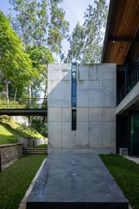 Liù Lín Residence