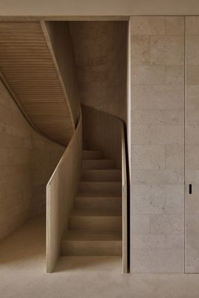 V Penthouse
