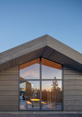 Van Peborgh Lodge