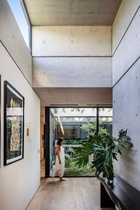 HIKARI House