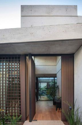 HIKARI House