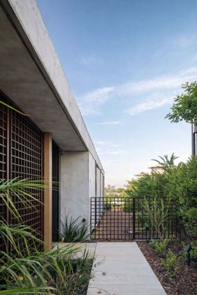 HIKARI House