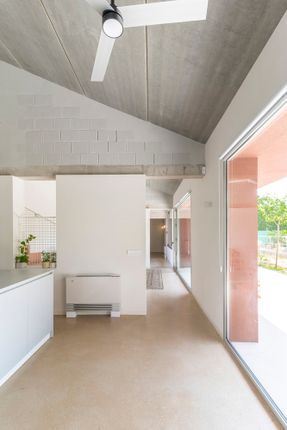Arena Bruja House