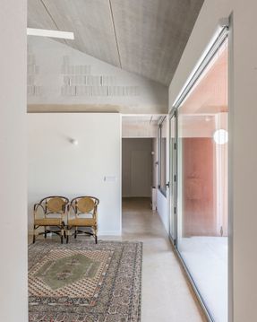 Arena Bruja House