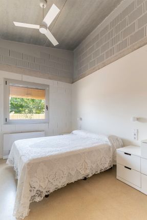 Arena Bruja House