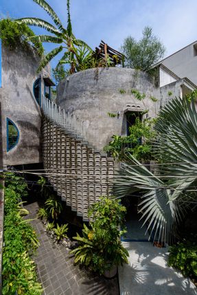 Dual-Family House