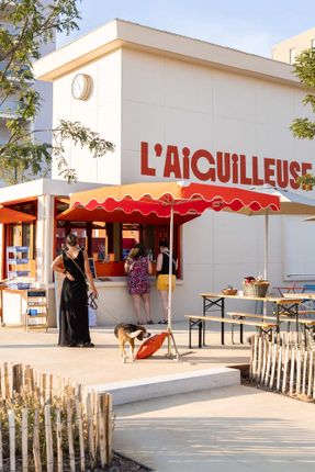 L'aiguilleuse - Renovation Of A Former Railway Signal Box Into A Kiosk-bar