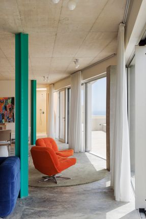Loungueira House