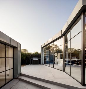 Ravensbourne Avenue House