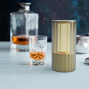 Voltra Charging for Cordless Lighting - Horizon