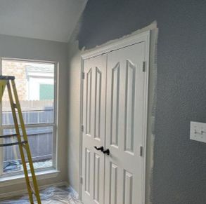 Valspar Valspar® Accolade® Interior Paint + Primer