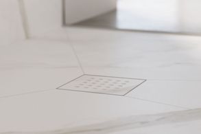 Disenia Blade Stoneware Shower Tray