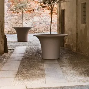 Serralunga Cone Planter