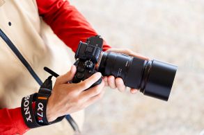Tamron 90mm F/2.8 DI III VXD M1:1 Camera Lens