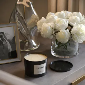 Lusso Cassis Nectar & Freesia Scented Candle 500G