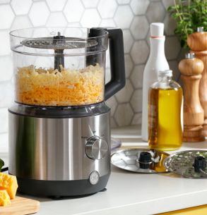Ge Appliances Ge 12-cup Food Processor With Accessories