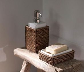 Flamant Togo, Hand Pump,