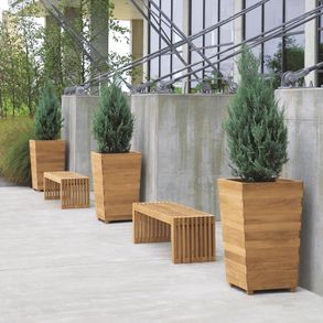 Country Casual Teak Studio Tall Square Planter W/ Commercial-Grade Liner