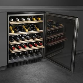 Smeg Wi-Fi Built-in Wine Cooler