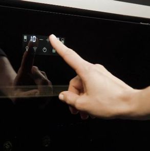Smeg Wi-Fi Built-in Wine Cooler