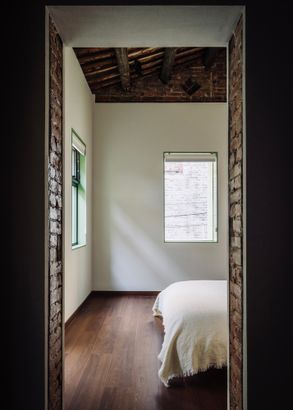 Jiuguo Courtyard Inn