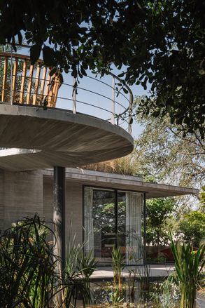 Link House