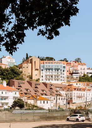 Montisnava Residential Building