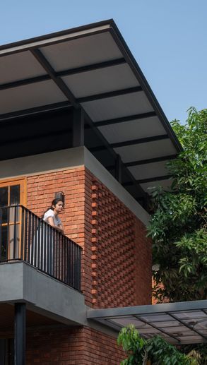 The Gorakhpur Farmhouse