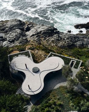 “S” House