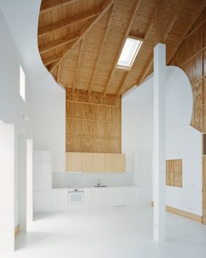 Cut(Outs) House – Ceiling, Walls And Pillar