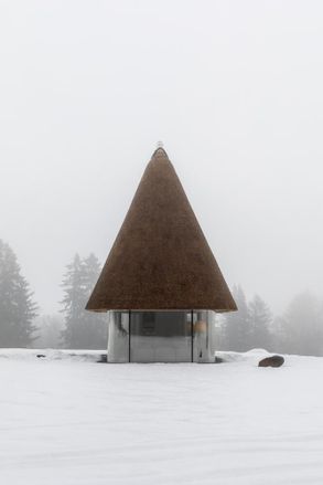 Under The Reed Roof Guesthouses