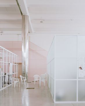 Bottega Bruzziches Headquarters