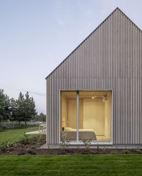 Kownatki Lake House