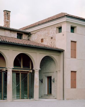 Vis-à-Vis Venetian Villa